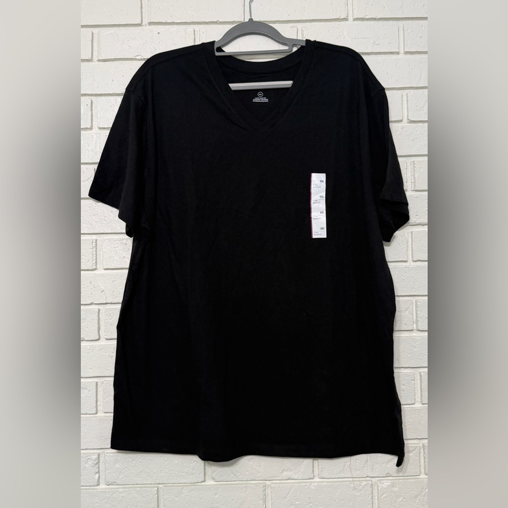 Men’s Goodfellow Black V-neck tee. Size XXL. NWT
